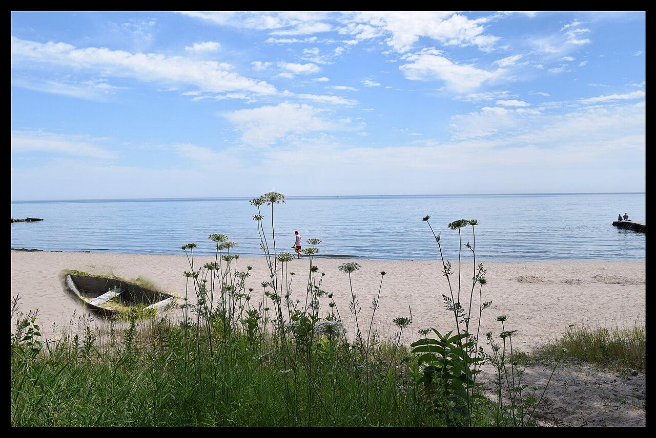 English: This public beach on Lake Michigan is located north and east of downtown Sheboygan.