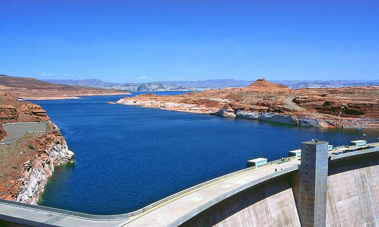 Lake Powell Reservoir and Glen Canyon Dam, Arizona.