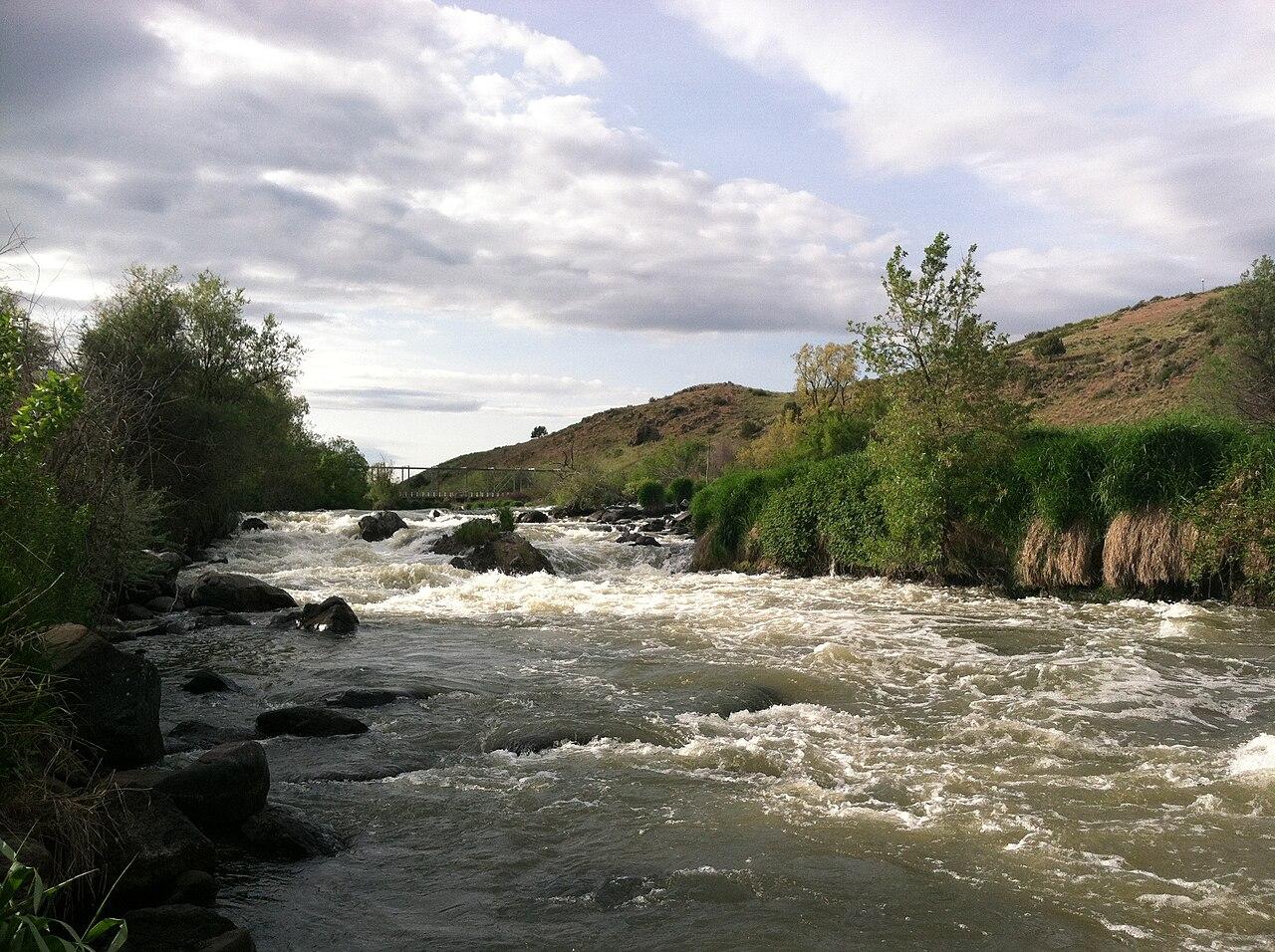White water running downstream of Link River, Klamath Falls