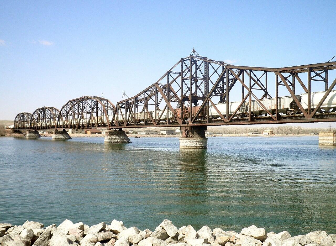 Looking west at Chicago & Northwestern Railroad bridge over the Missouri River at Pierre, South Dakota.