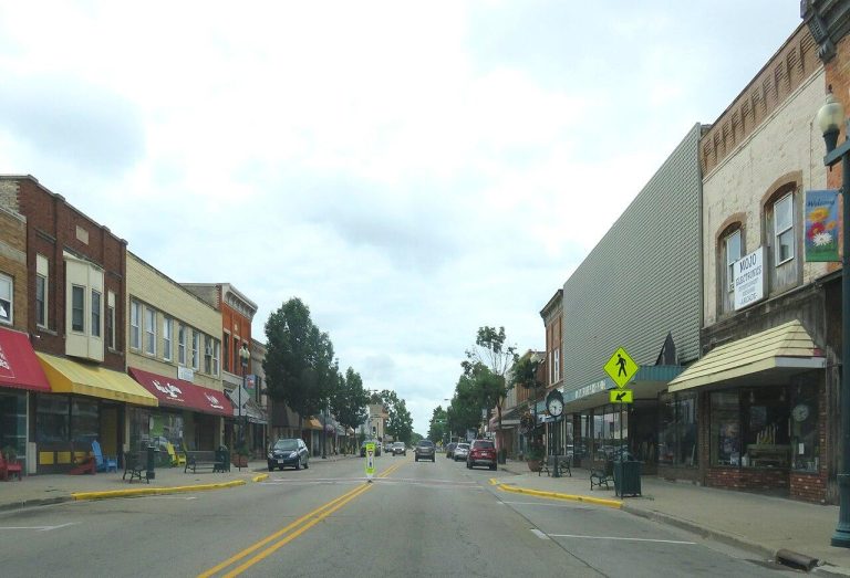 English: South Main Street / Highway 22 in Shawano, Shawano County, WI