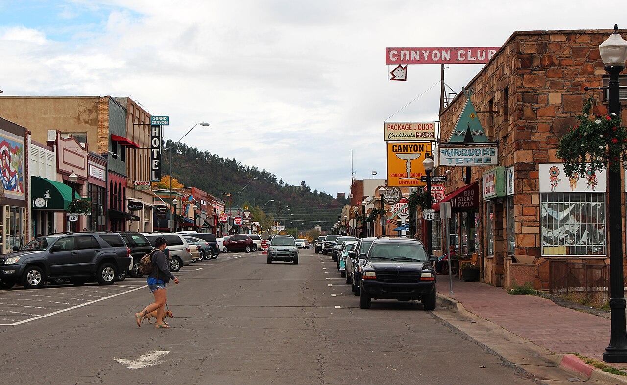 ooking west from 1st Street, down Route 66, Williams, AZ